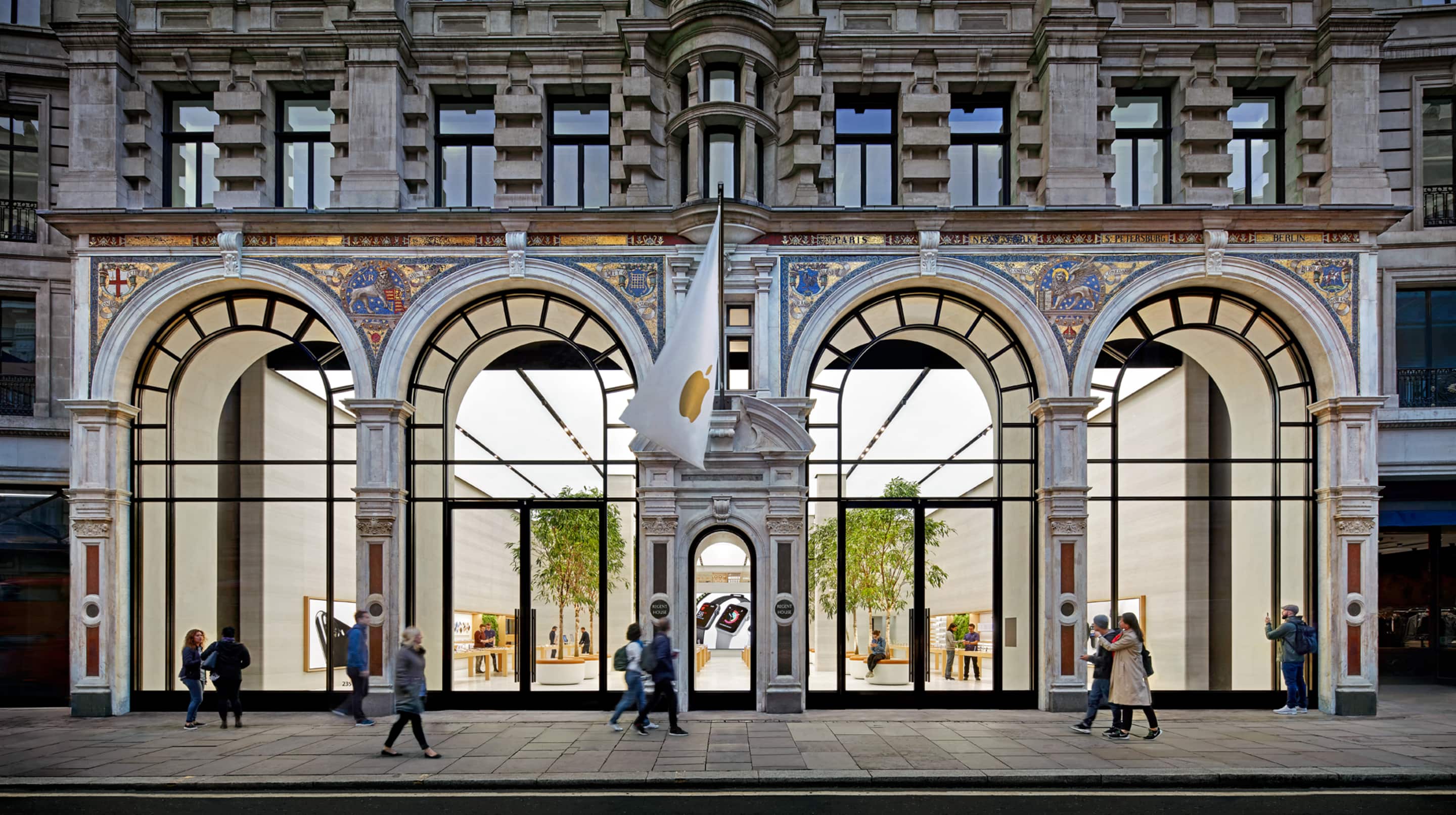Renovation-Apple-Store-an-Regent-Street-in-London-tempor-r-geschlossen