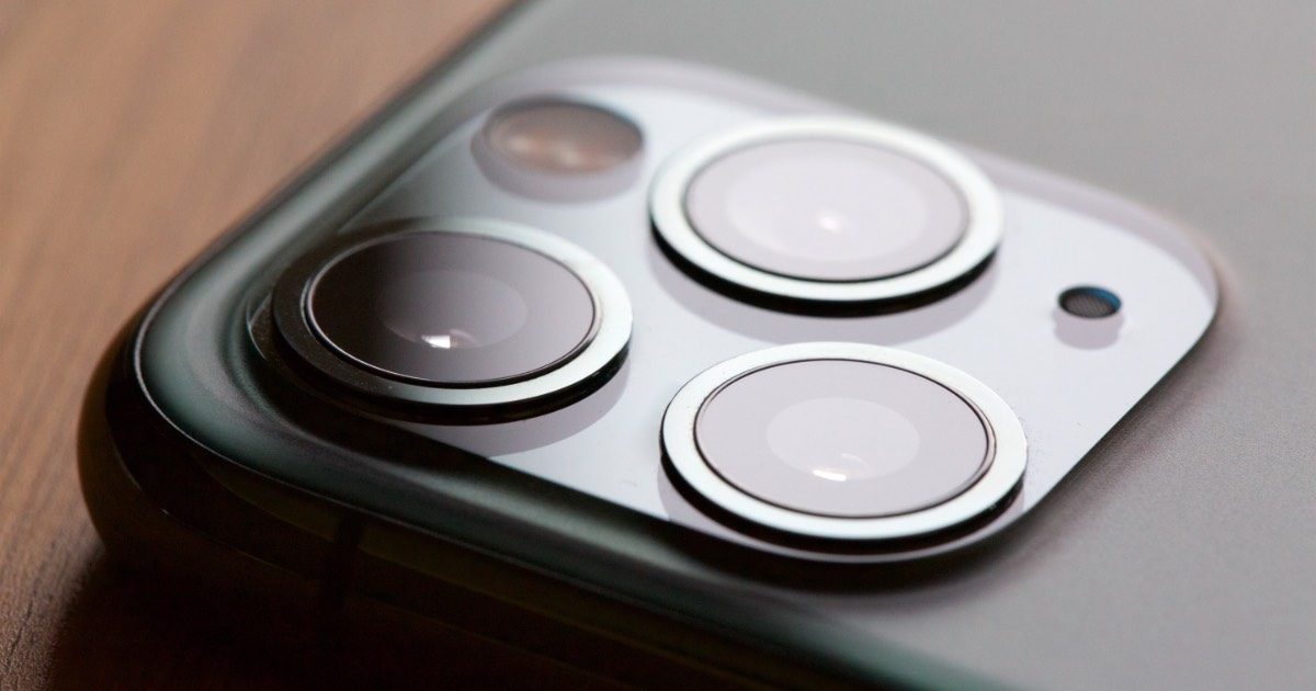 Letztes-Intel-MacBook-Air-und-iPhone-11-Pro-neu-Vintage-