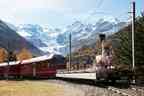 RhB + Google = RailView – Morteratsch Gletscher im Hintergrund, zwischen Pontresina und Bernina-Hospiz, Graubünden, Schweiz