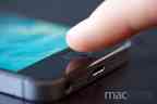 Touch ID beim iPhone 5s – Der Sensor funktioniert mit feuchten Fingern erstaunlich lange.