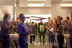iPhone 6s Lancierung beim Apple Retail Store in Zürich – Die Ersten dürfen rein. Das iPhone 6s ist nun auch in der Schweiz im Handel.