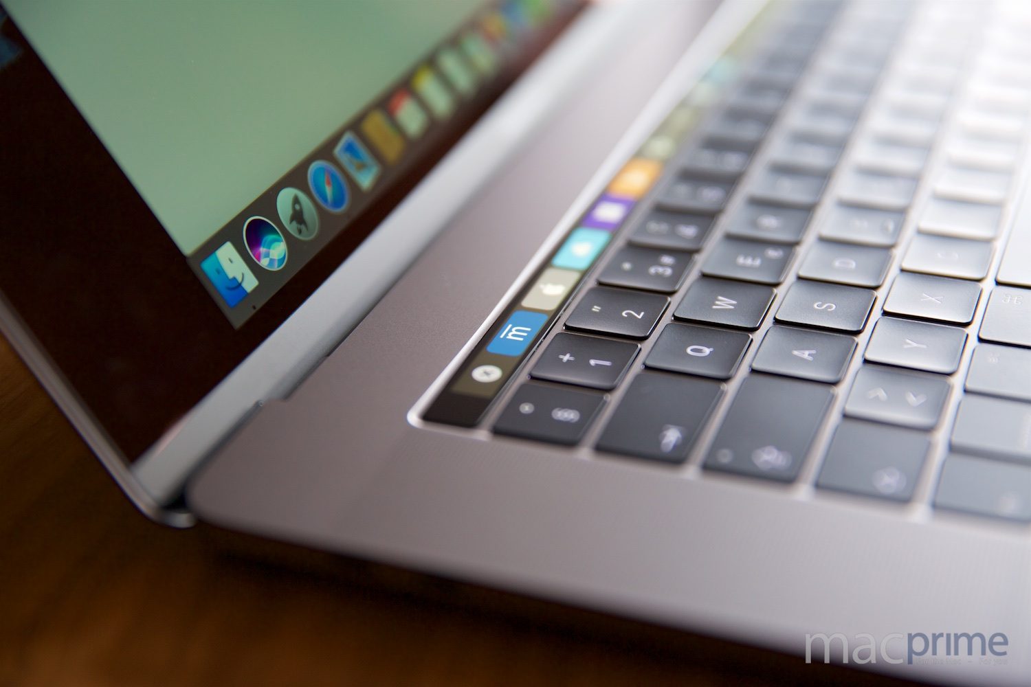 Die Touch Bar im neuen MacBook Pro (im Bild: Lesezeichen in Safari)