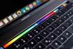 15-Zoll MacBook Pro mit Touch Bar (Late 2016) – Farbauswahl auf der Touch Bar